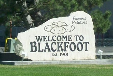 Welcome to Blackfoot sign